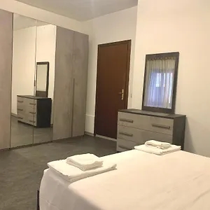  Apartment Daniele Italien